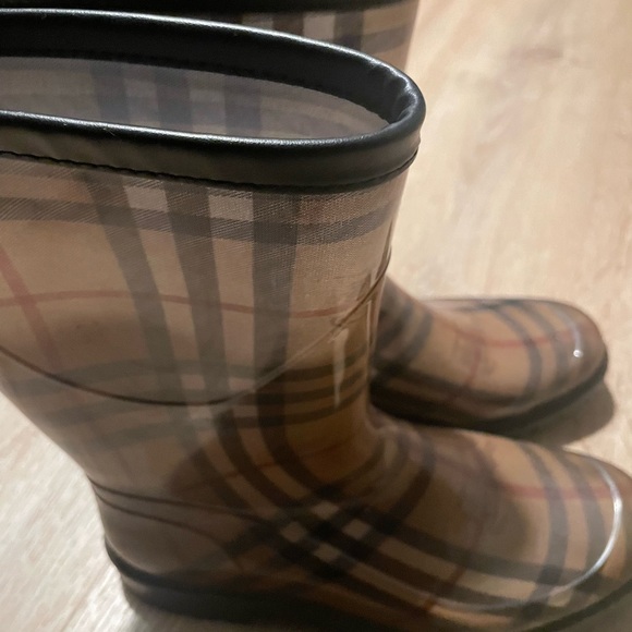 Authentic Burberry Rain Boots size 6 - Picture 5 of 5